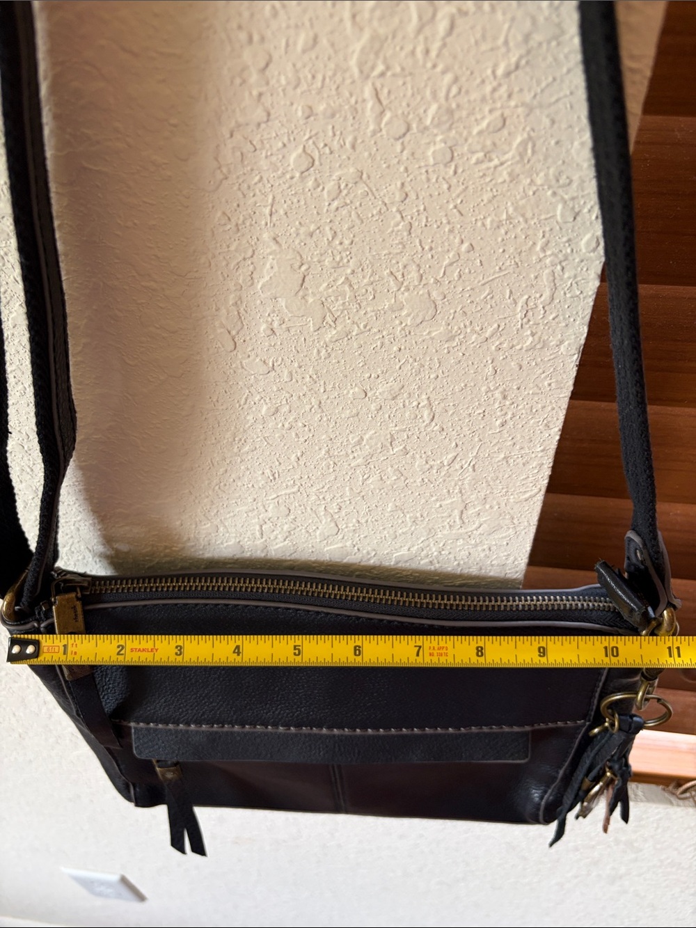 The Sak Alameda Black Pebbled Leather Crossbody Bag - Picture 13 of 15
